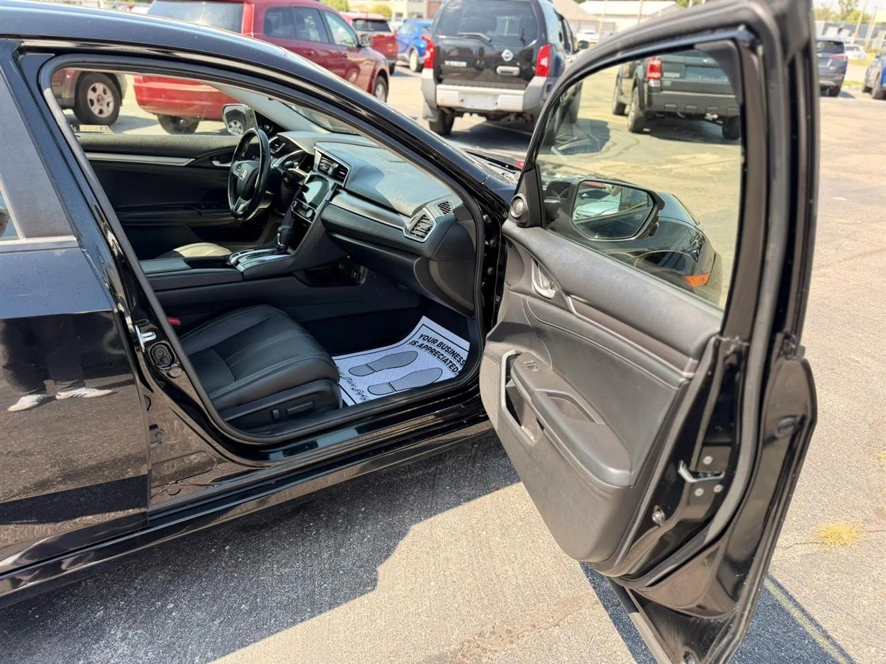 Honda Civic Touring Sedan CVT 2018