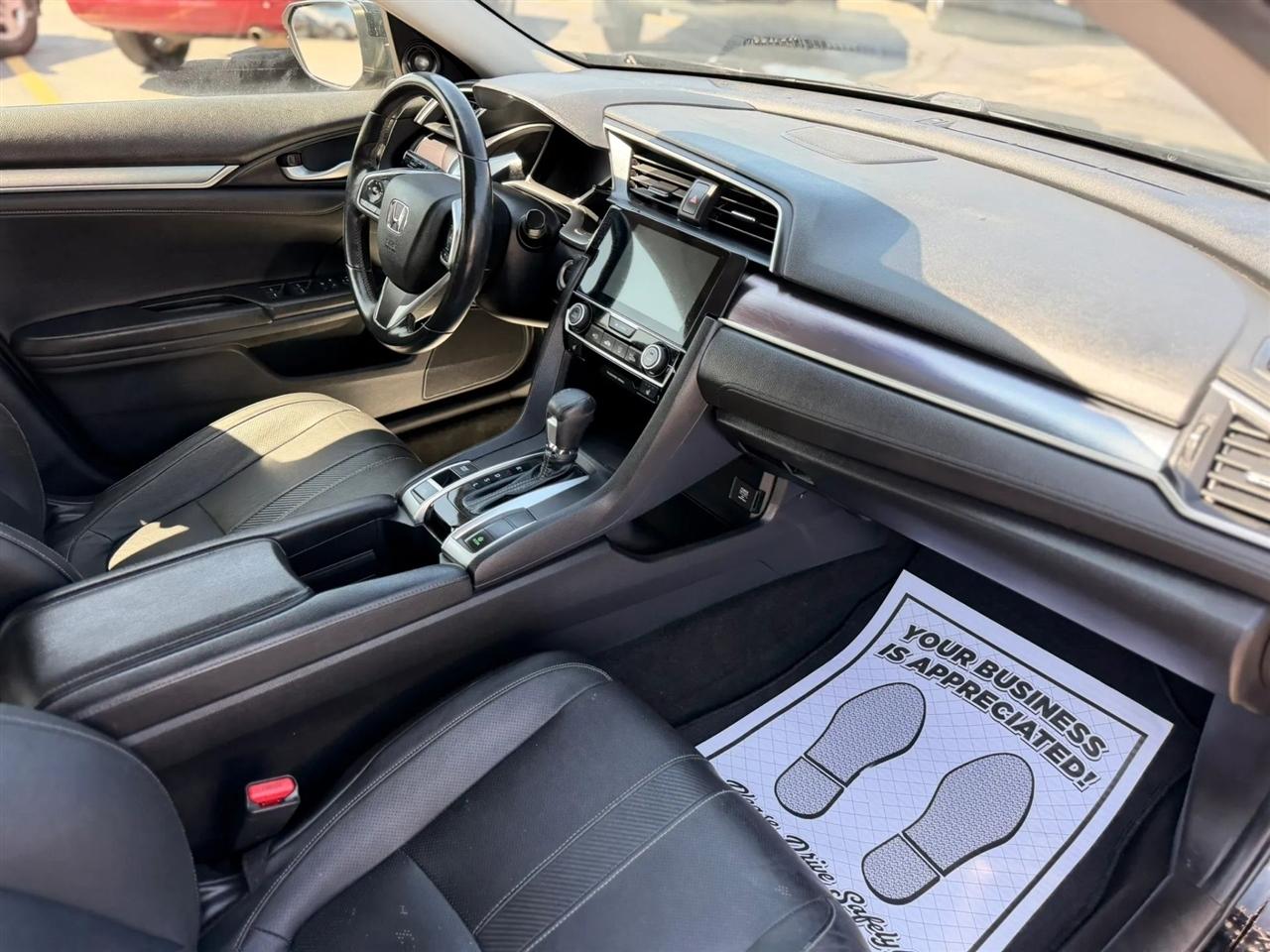 Honda Civic Touring Sedan CVT 2018