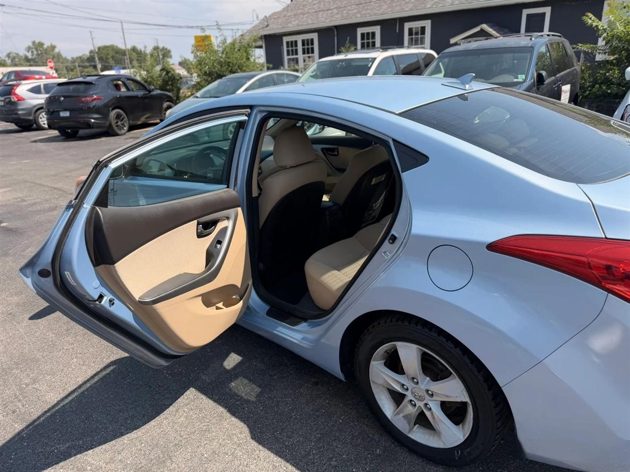 Hyundai Elantra GLS A/T 2013