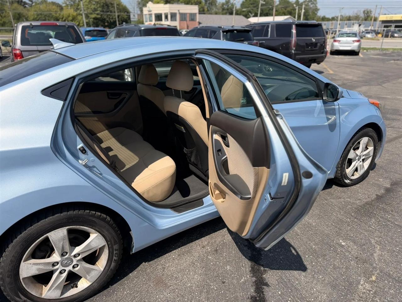Hyundai Elantra GLS A/T 2013