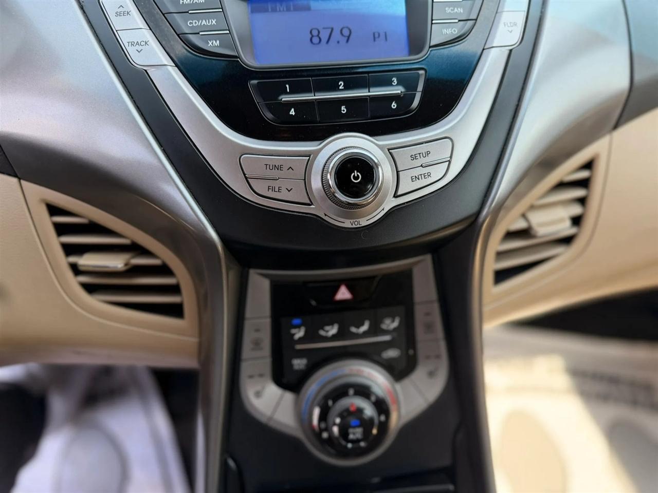 Hyundai Elantra GLS A/T 2013
