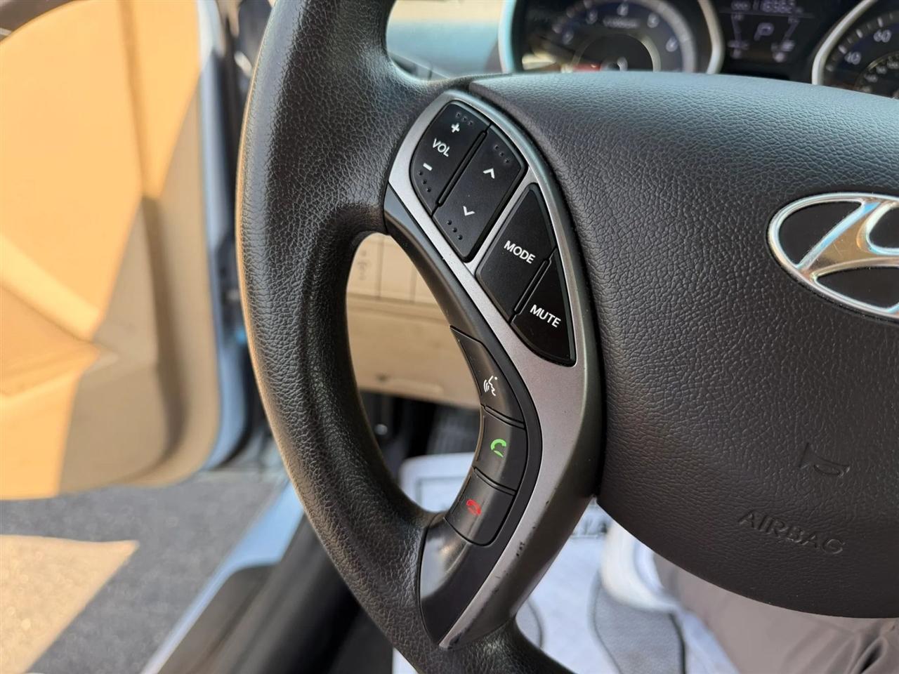 Hyundai Elantra GLS A/T 2013