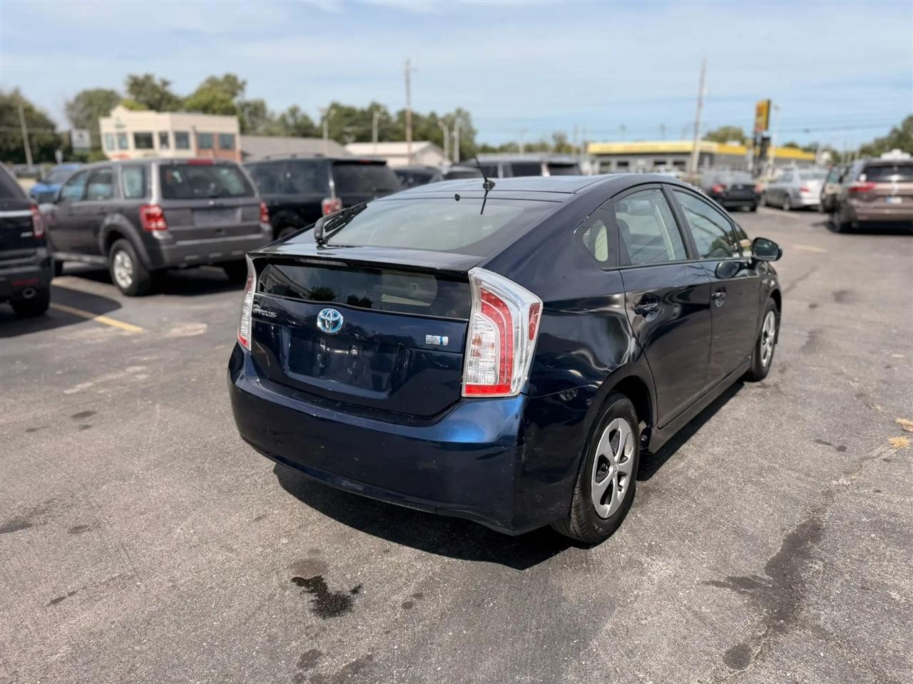 Toyota Prius Prius V 2012