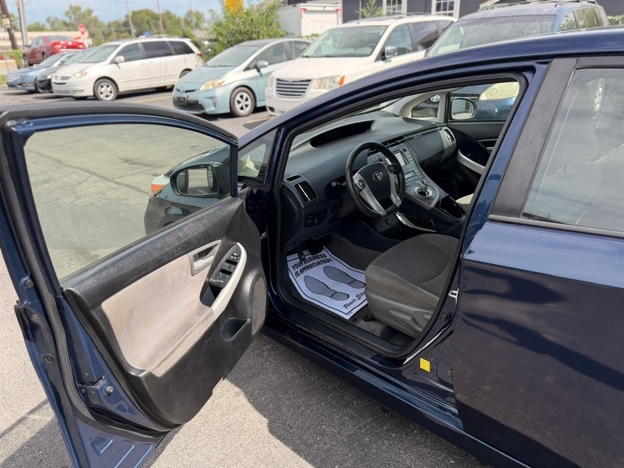 Toyota Prius Prius V 2012