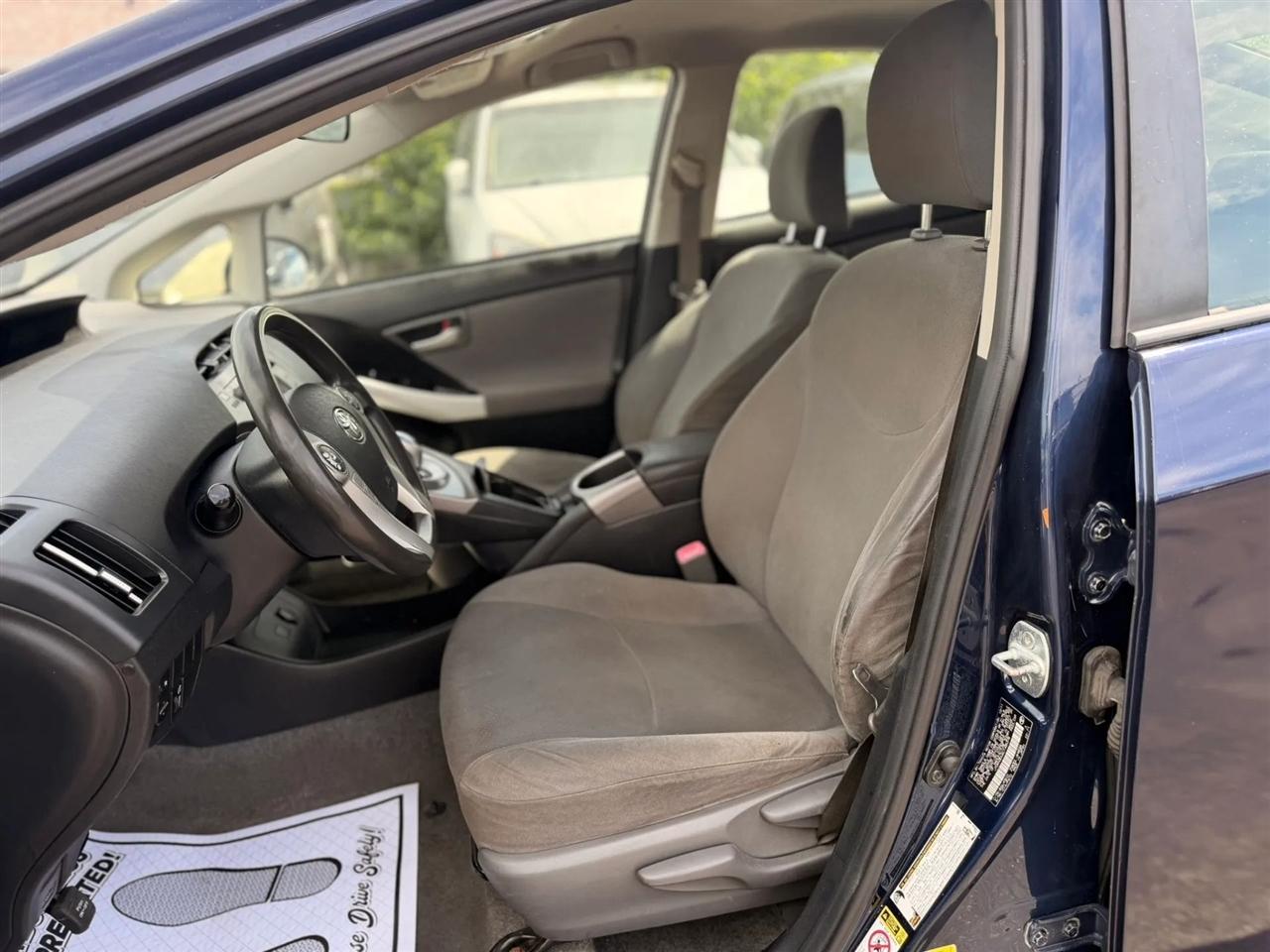 Toyota Prius Prius V 2012