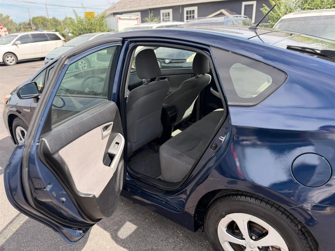 Toyota Prius Prius V 2012