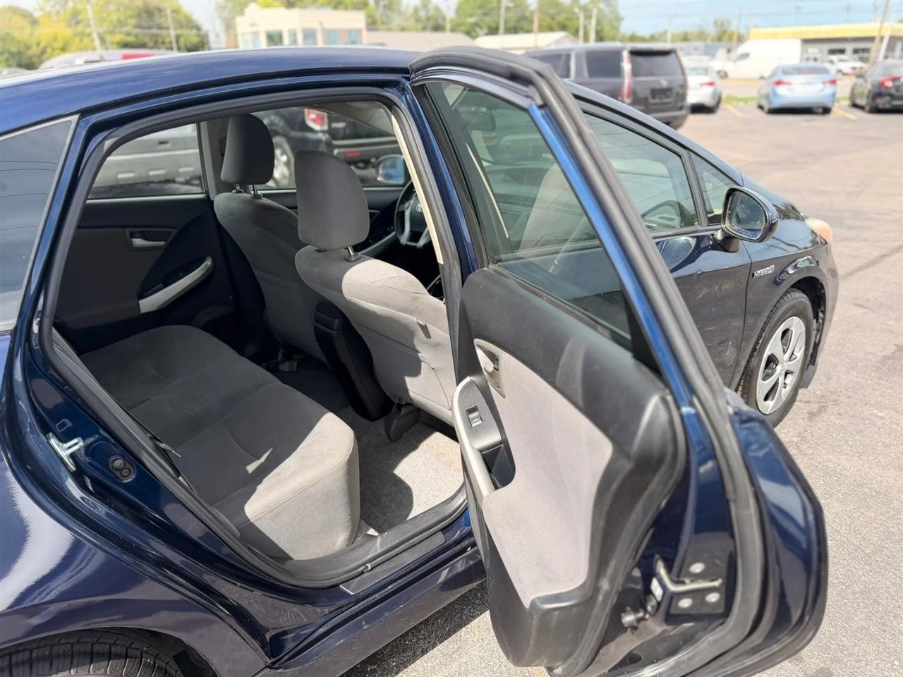 Toyota Prius Prius V 2012