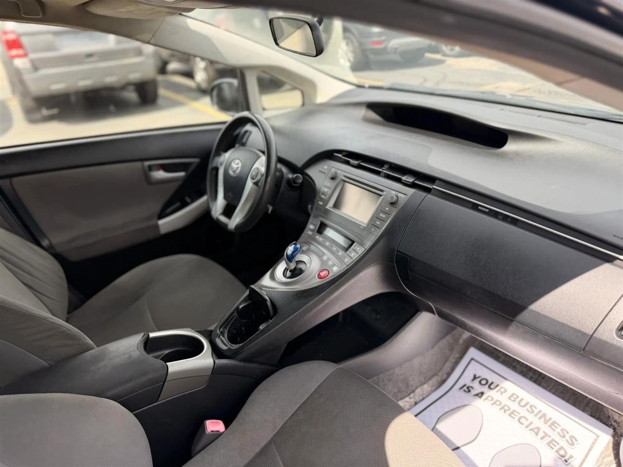 Toyota Prius Prius V 2012
