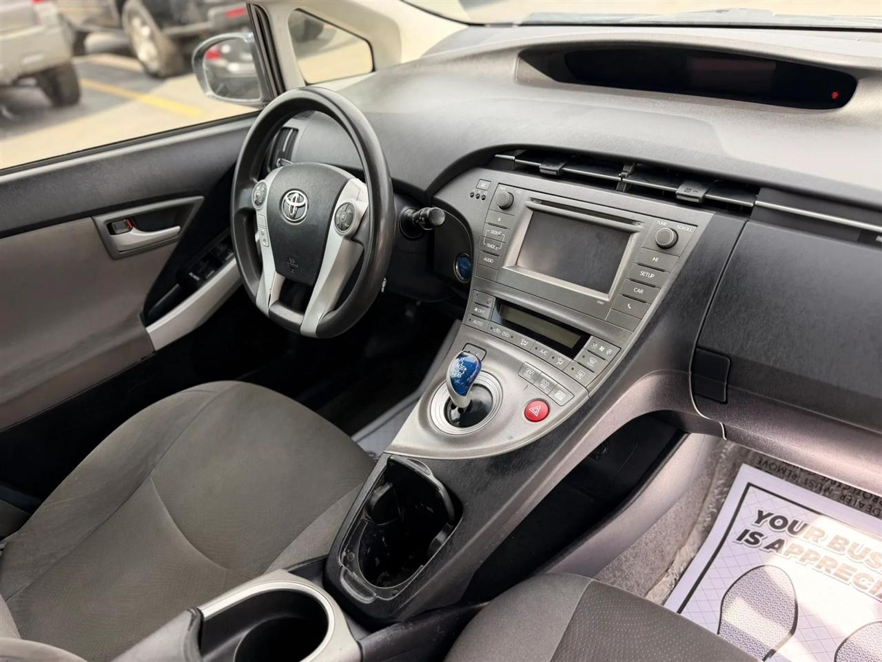 Toyota Prius Prius V 2012