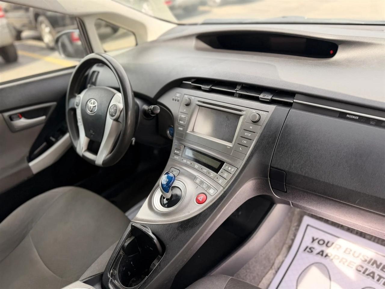 Toyota Prius Prius V 2012