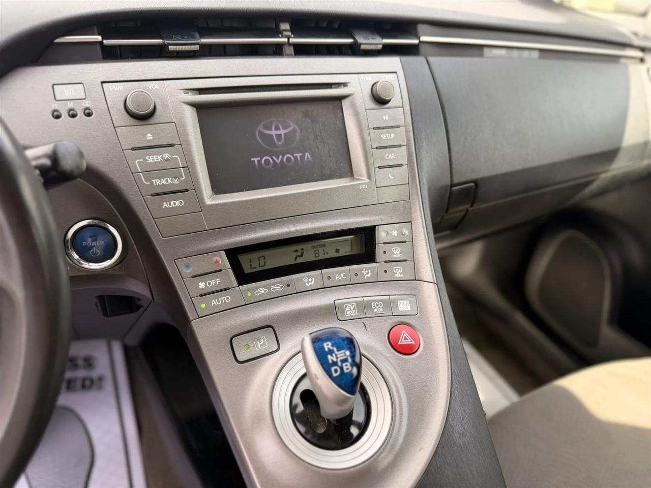 Toyota Prius Prius V 2012