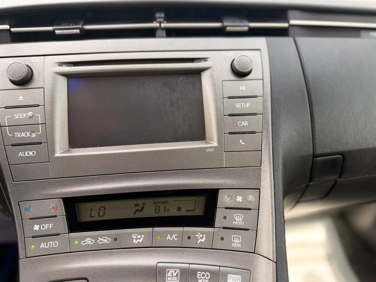 Toyota Prius Prius V 2012