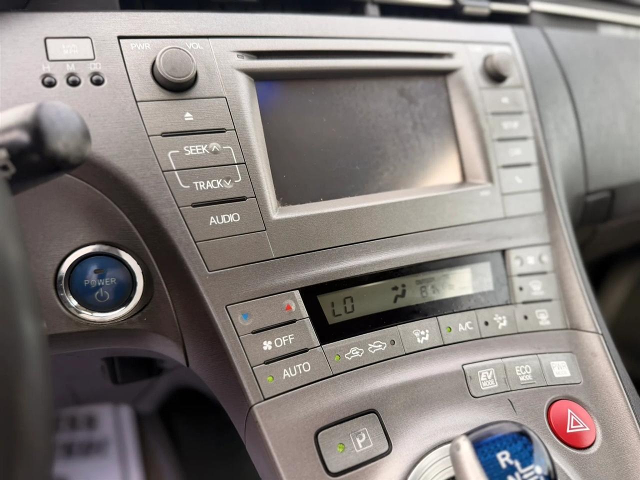 Toyota Prius Prius V 2012
