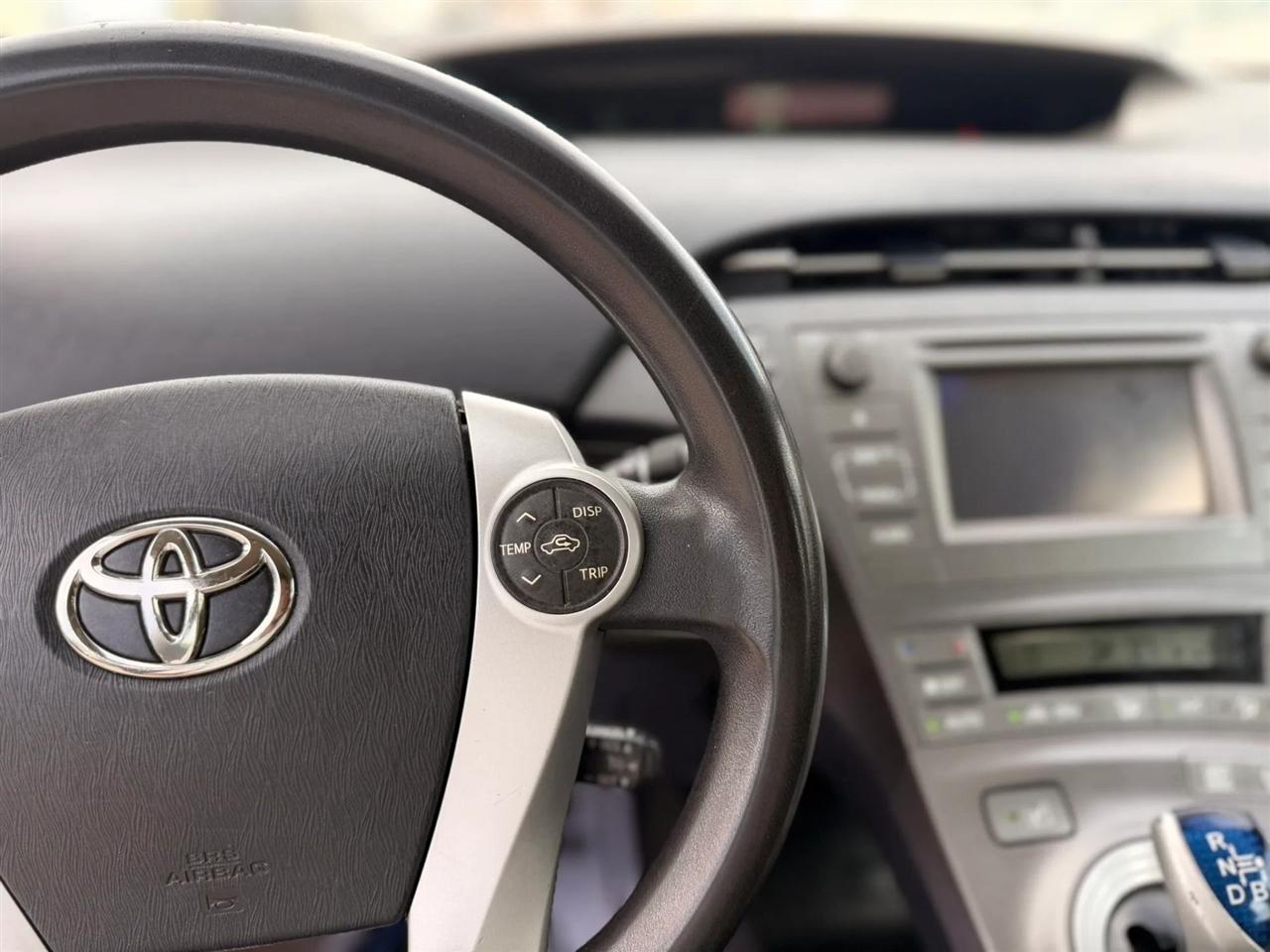 Toyota Prius Prius V 2012