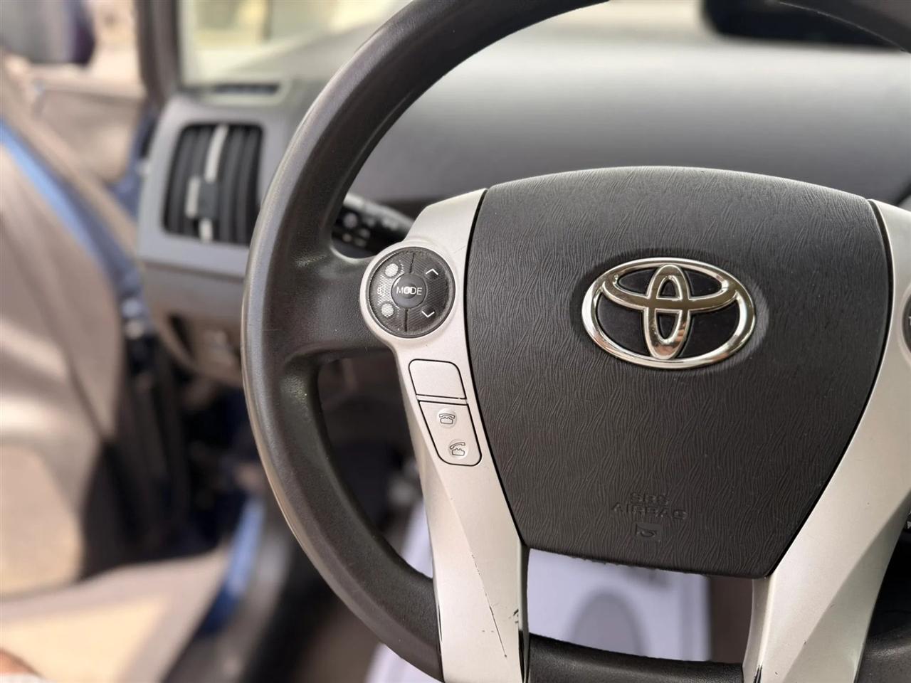 Toyota Prius Prius V 2012