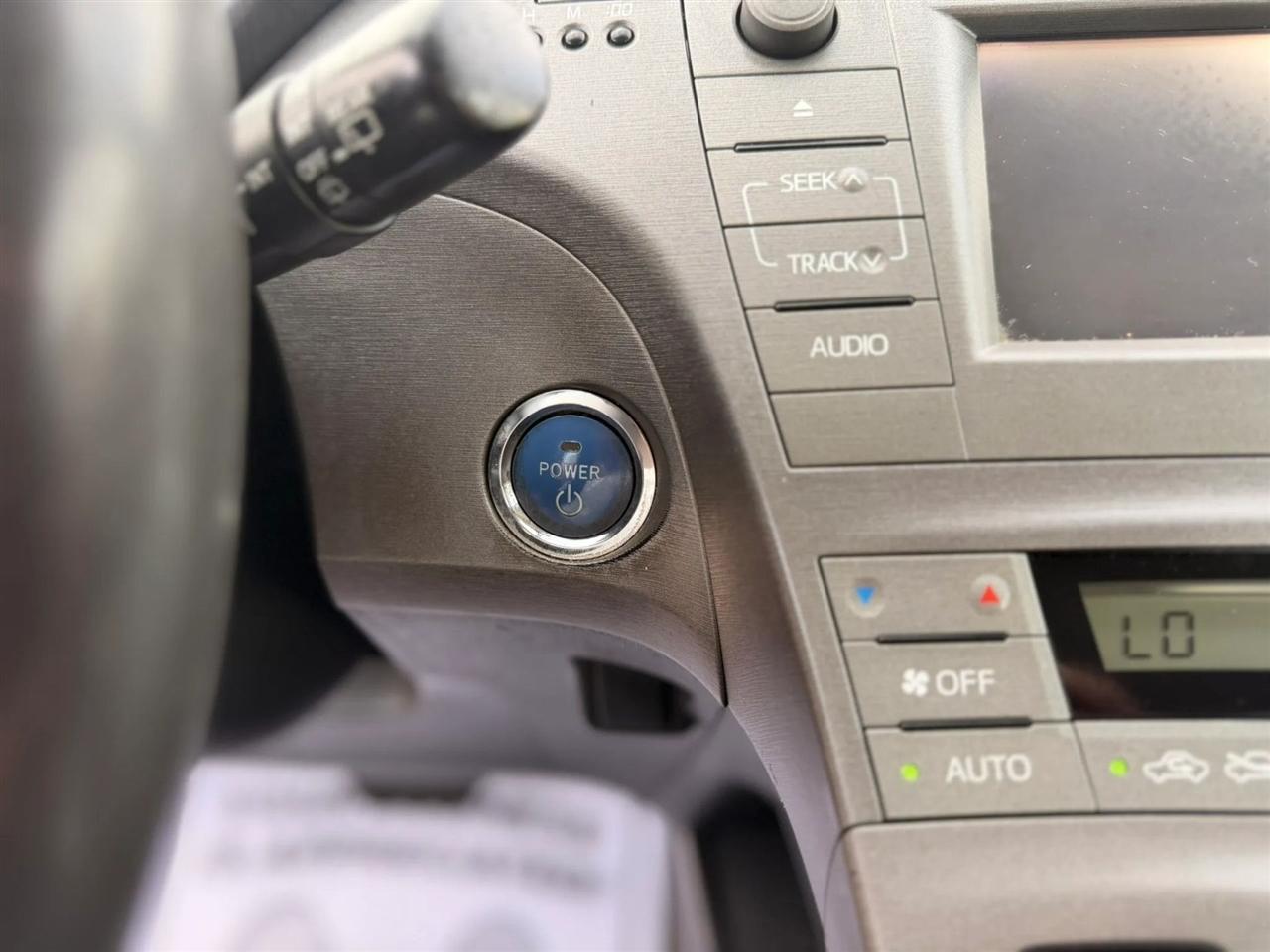 Toyota Prius Prius V 2012