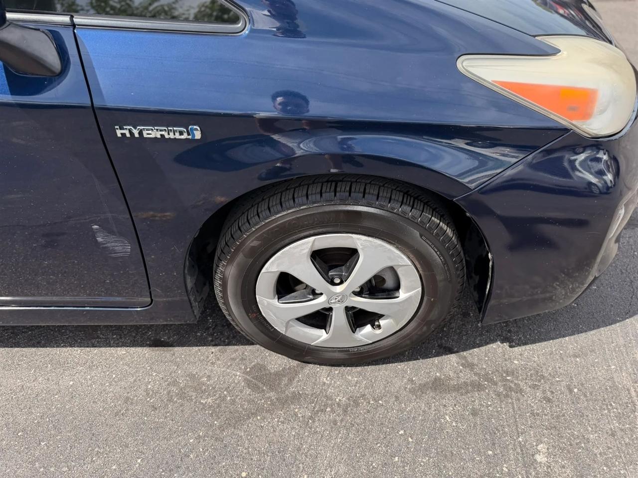 Toyota Prius Prius V 2012
