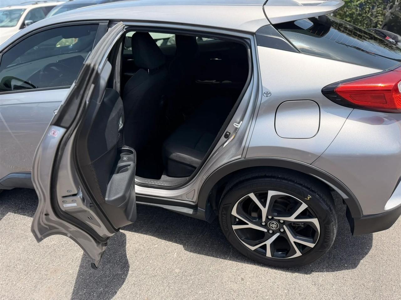 Toyota C-HR XLE 2018