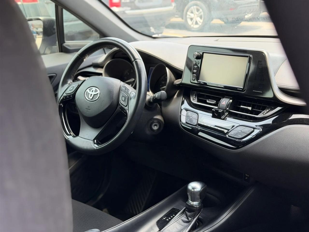 Toyota C-HR XLE 2018