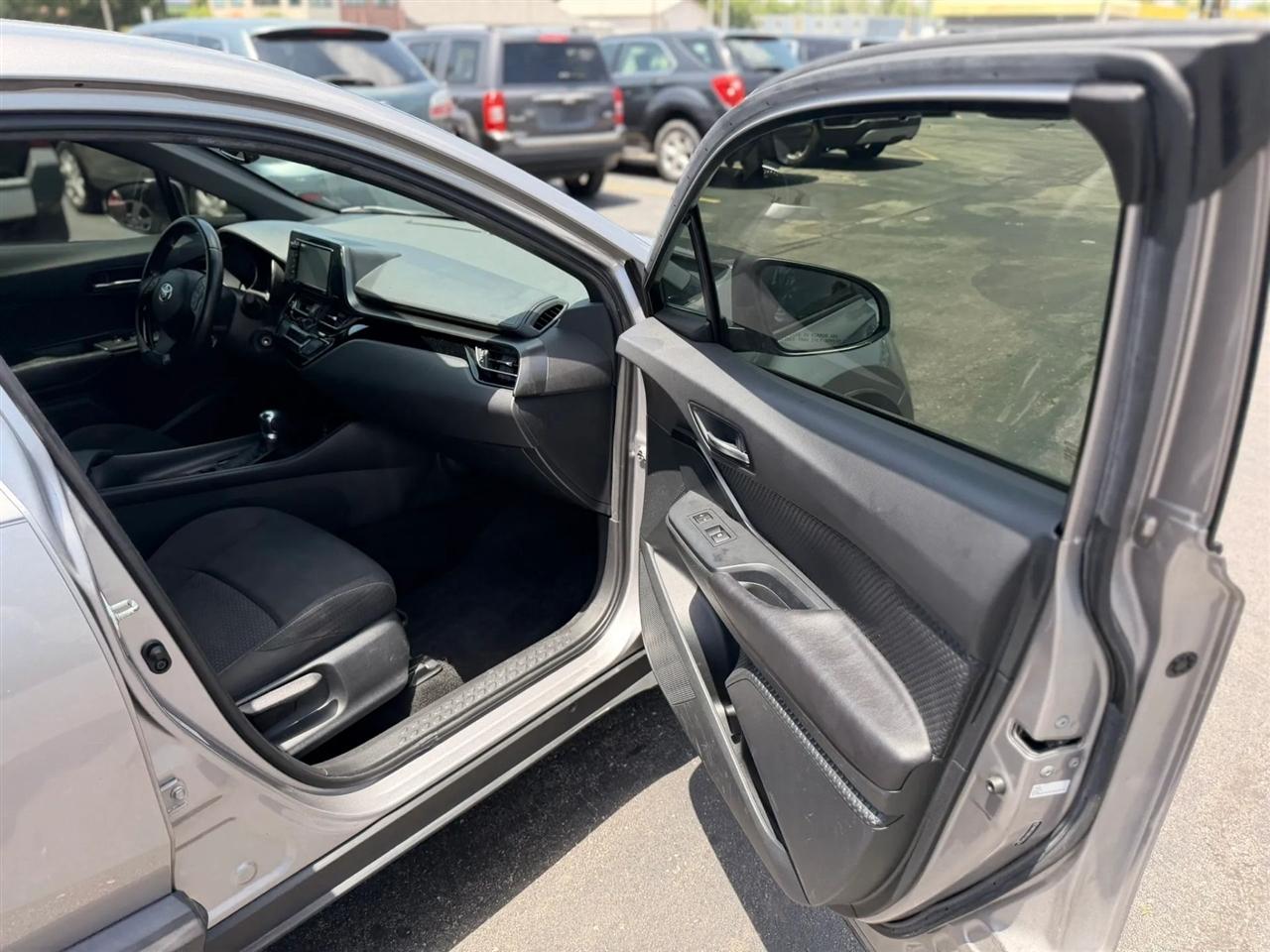 Toyota C-HR XLE 2018