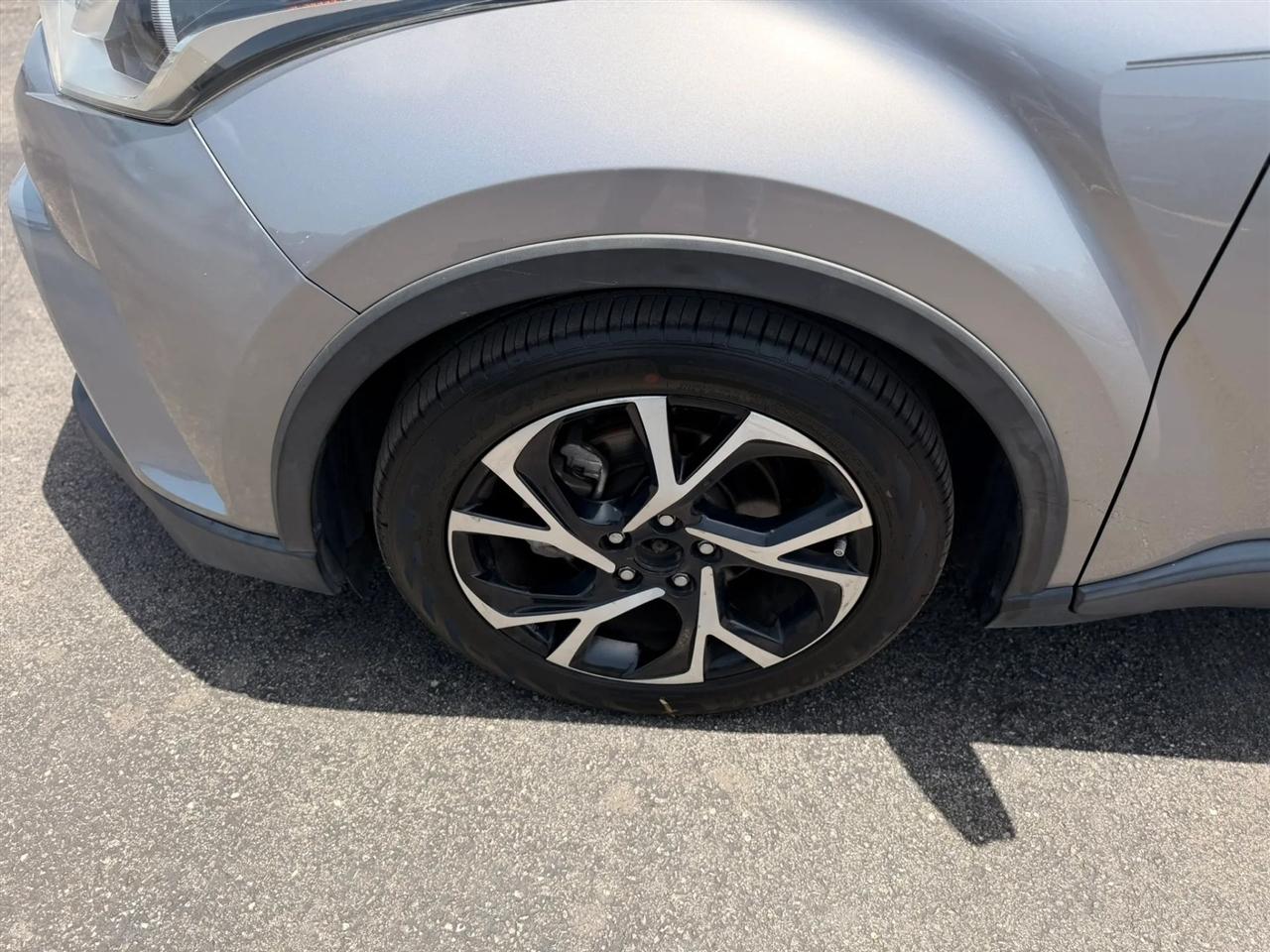 Toyota C-HR XLE 2018