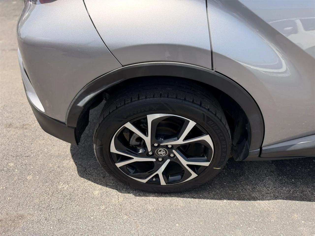 Toyota C-HR XLE 2018