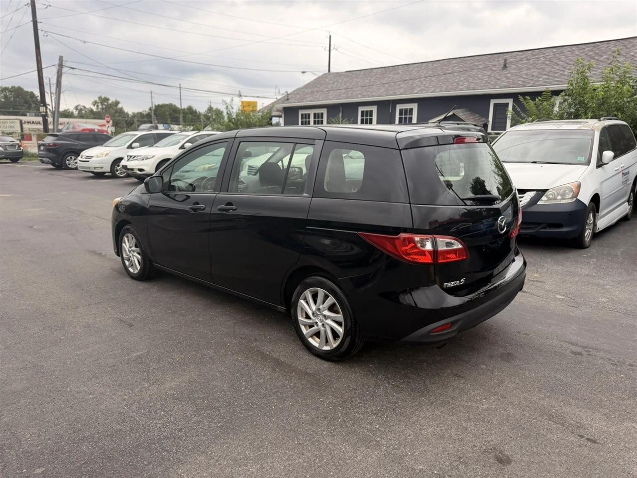 Mazda MAZDA5 Sport 2012