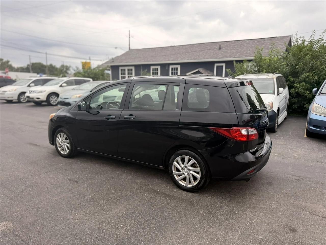 Mazda MAZDA5 Sport 2012