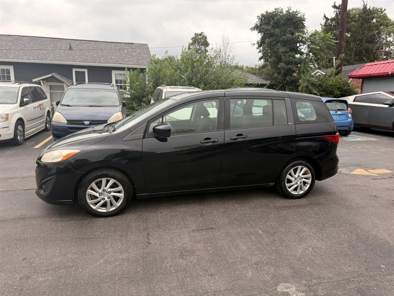 Mazda MAZDA5 Sport 2012