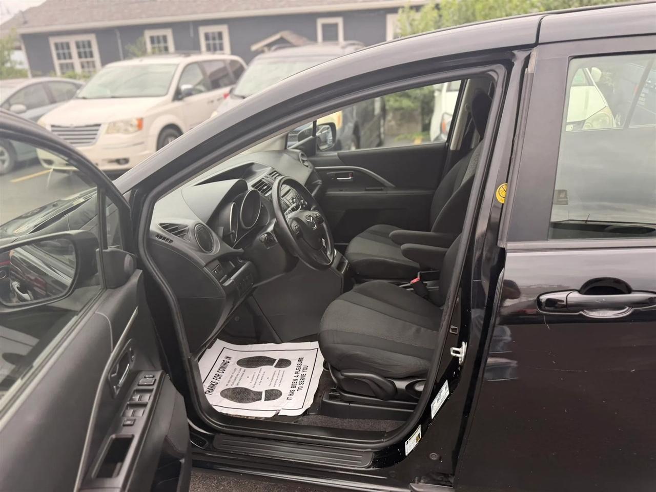 Mazda MAZDA5 Sport 2012