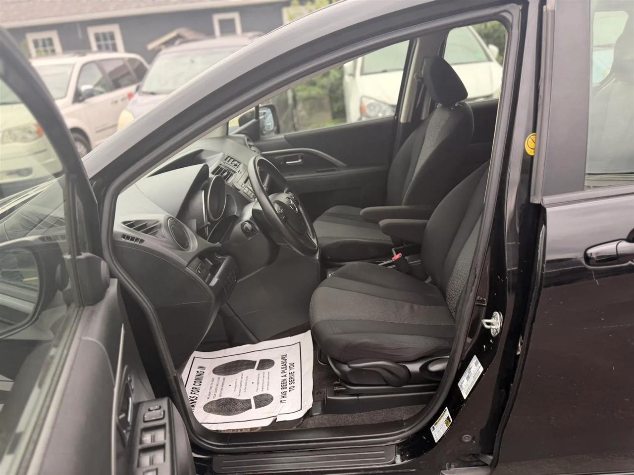 Mazda MAZDA5 Sport 2012