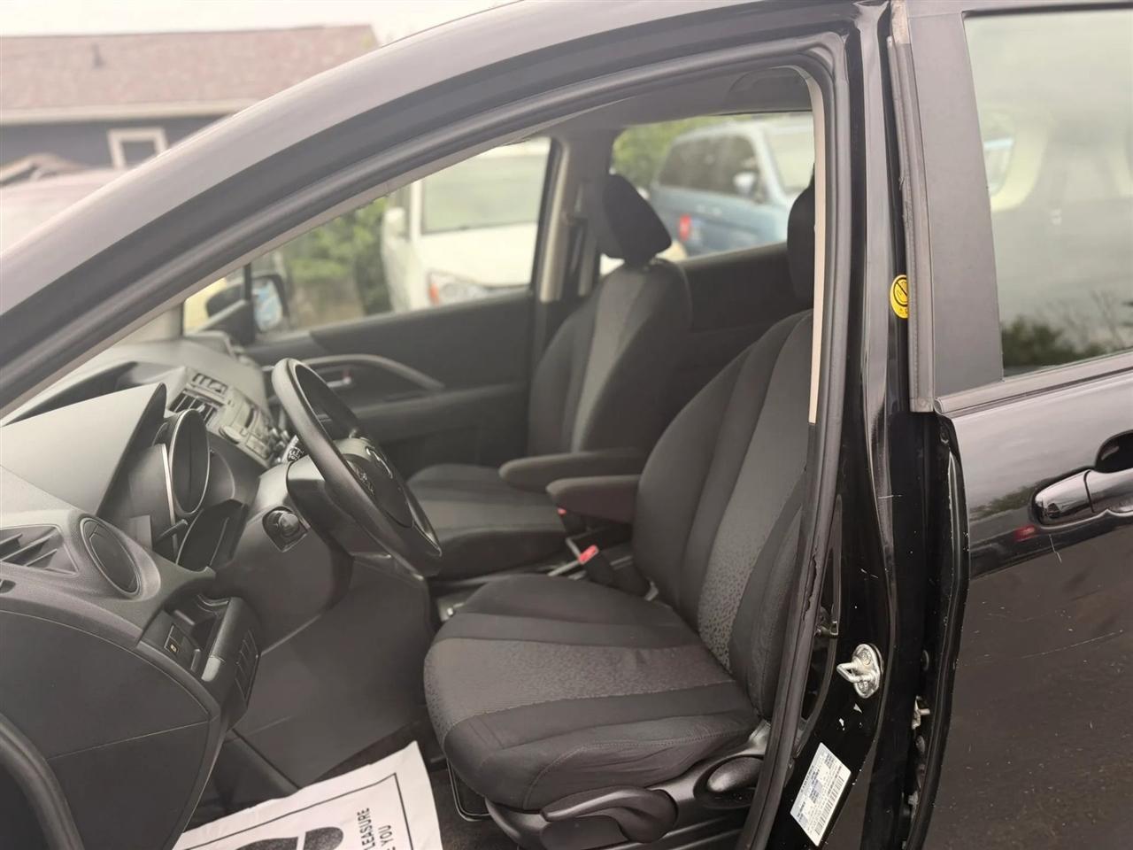 Mazda MAZDA5 Sport 2012