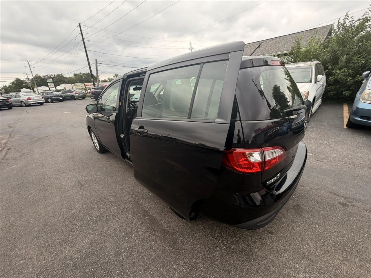 Mazda MAZDA5 Sport 2012
