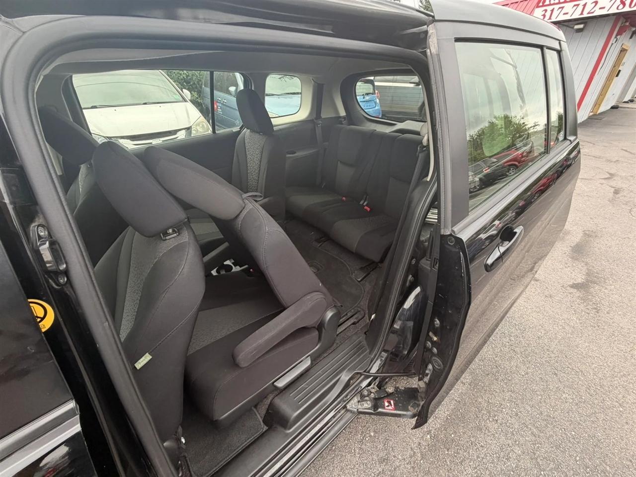 Mazda MAZDA5 Sport 2012
