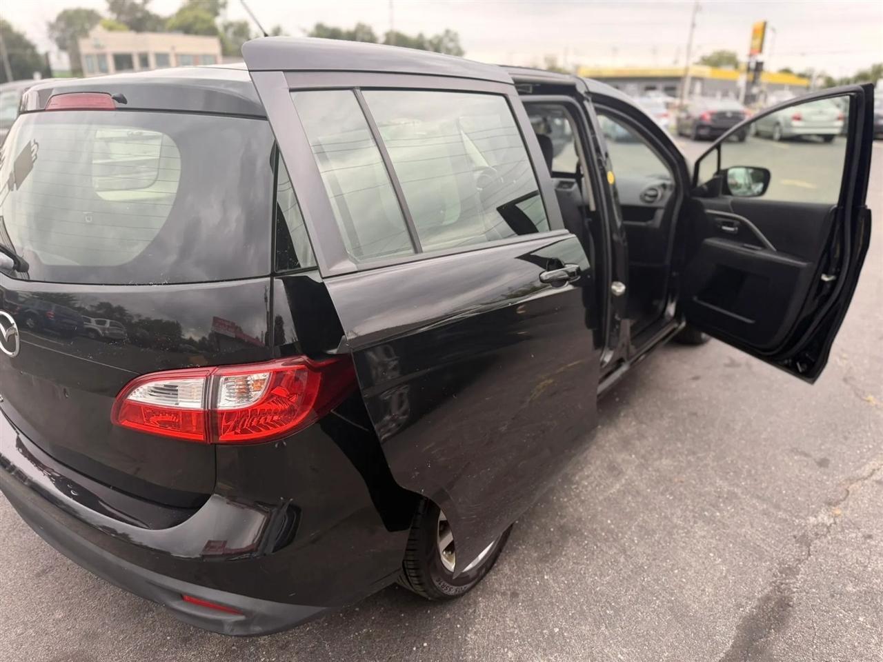 Mazda MAZDA5 Sport 2012