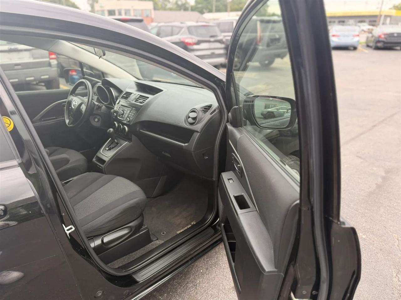 Mazda MAZDA5 Sport 2012
