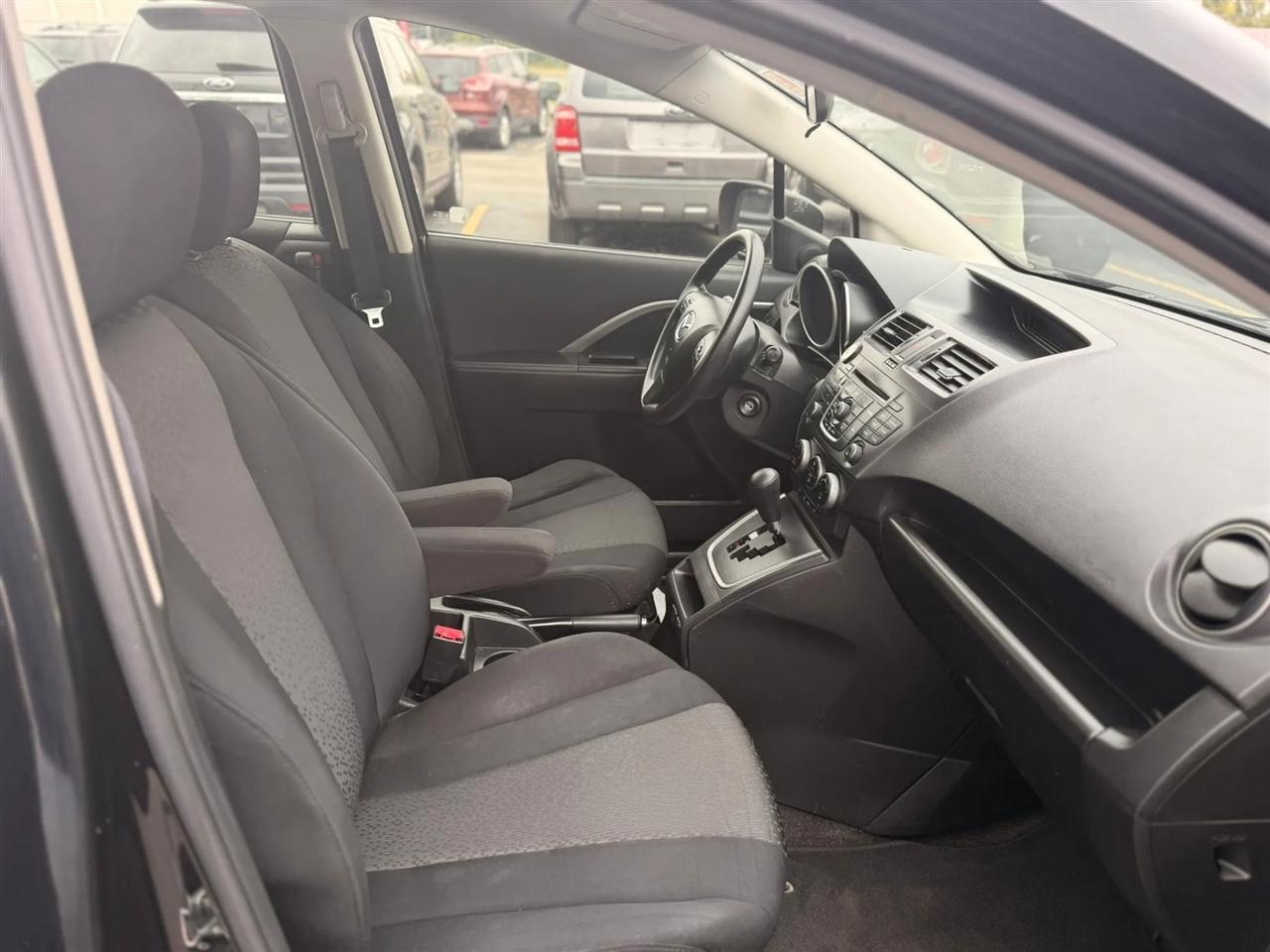 Mazda MAZDA5 Sport 2012