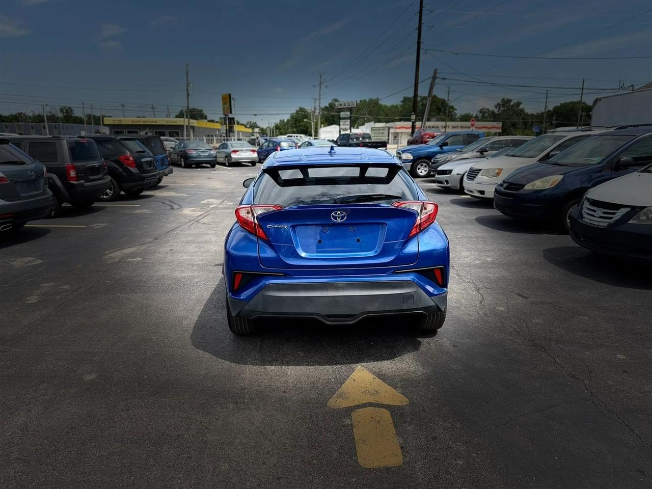 Toyota C-HR LE 2019