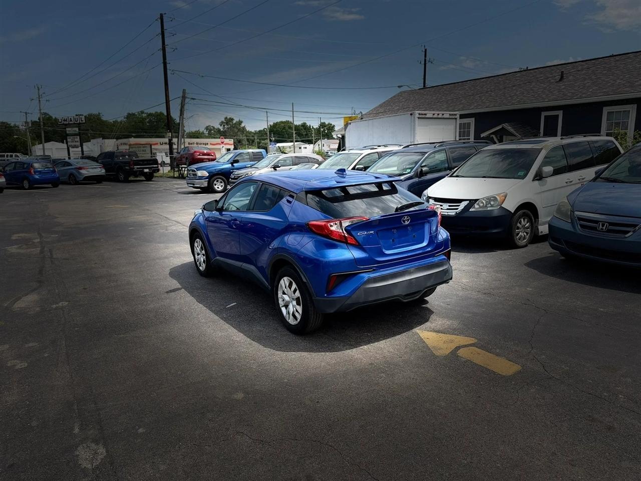 Toyota C-HR LE 2019