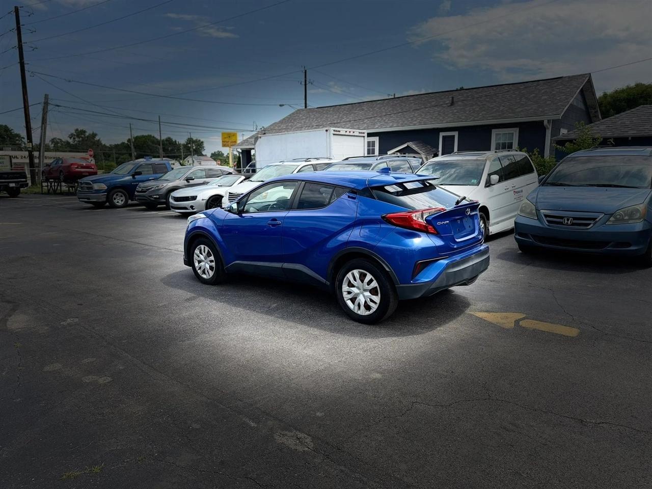 Toyota C-HR LE 2019