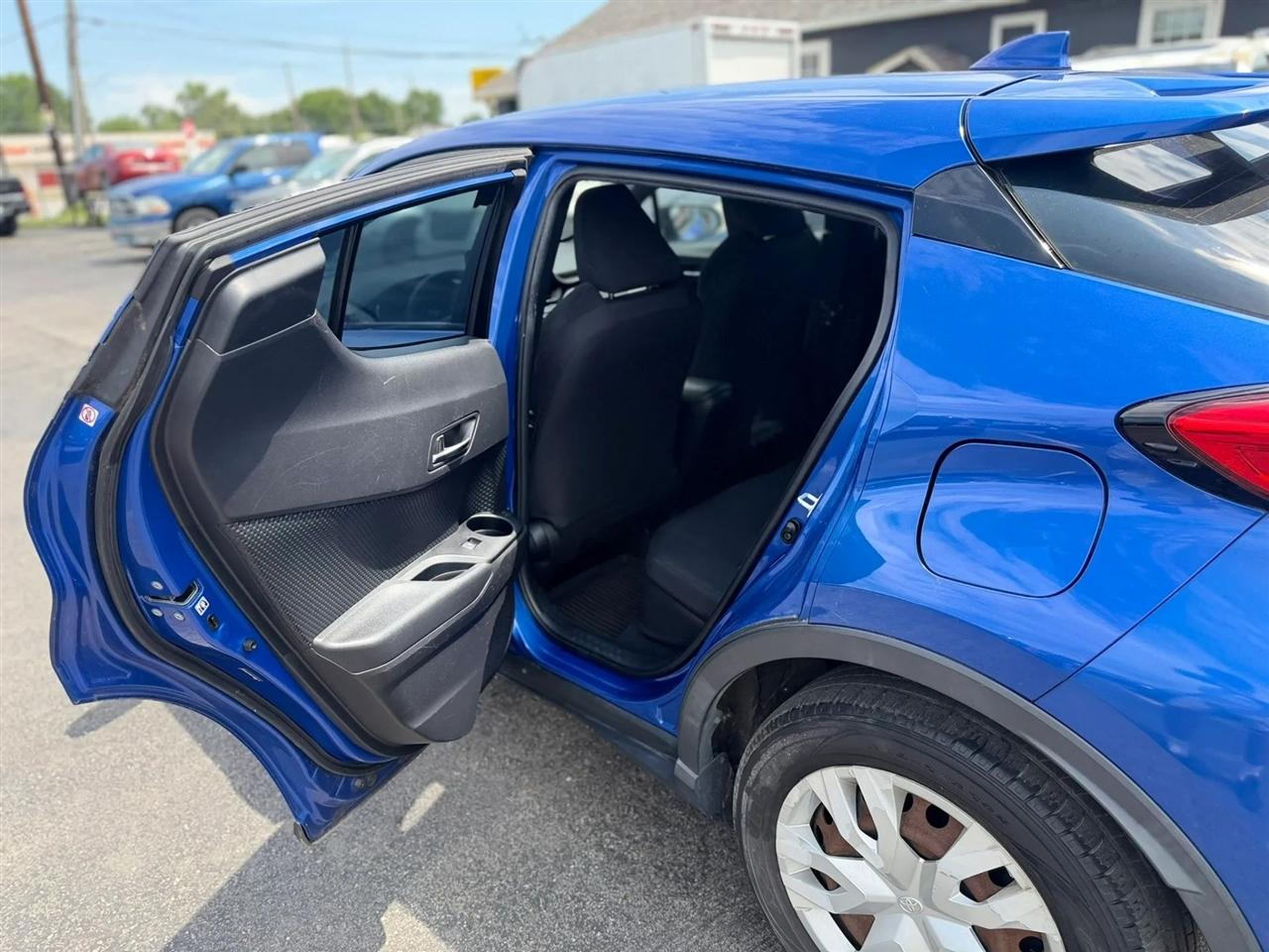 Toyota C-HR LE 2019