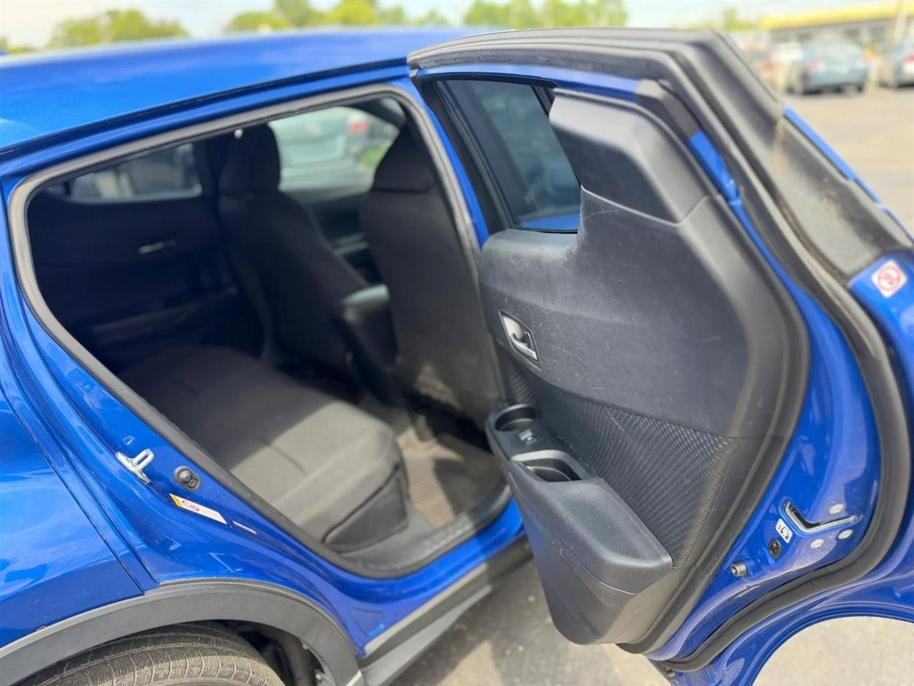 Toyota C-HR LE 2019