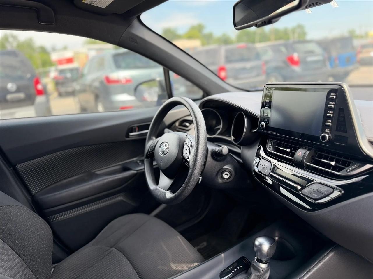 Toyota C-HR LE 2019