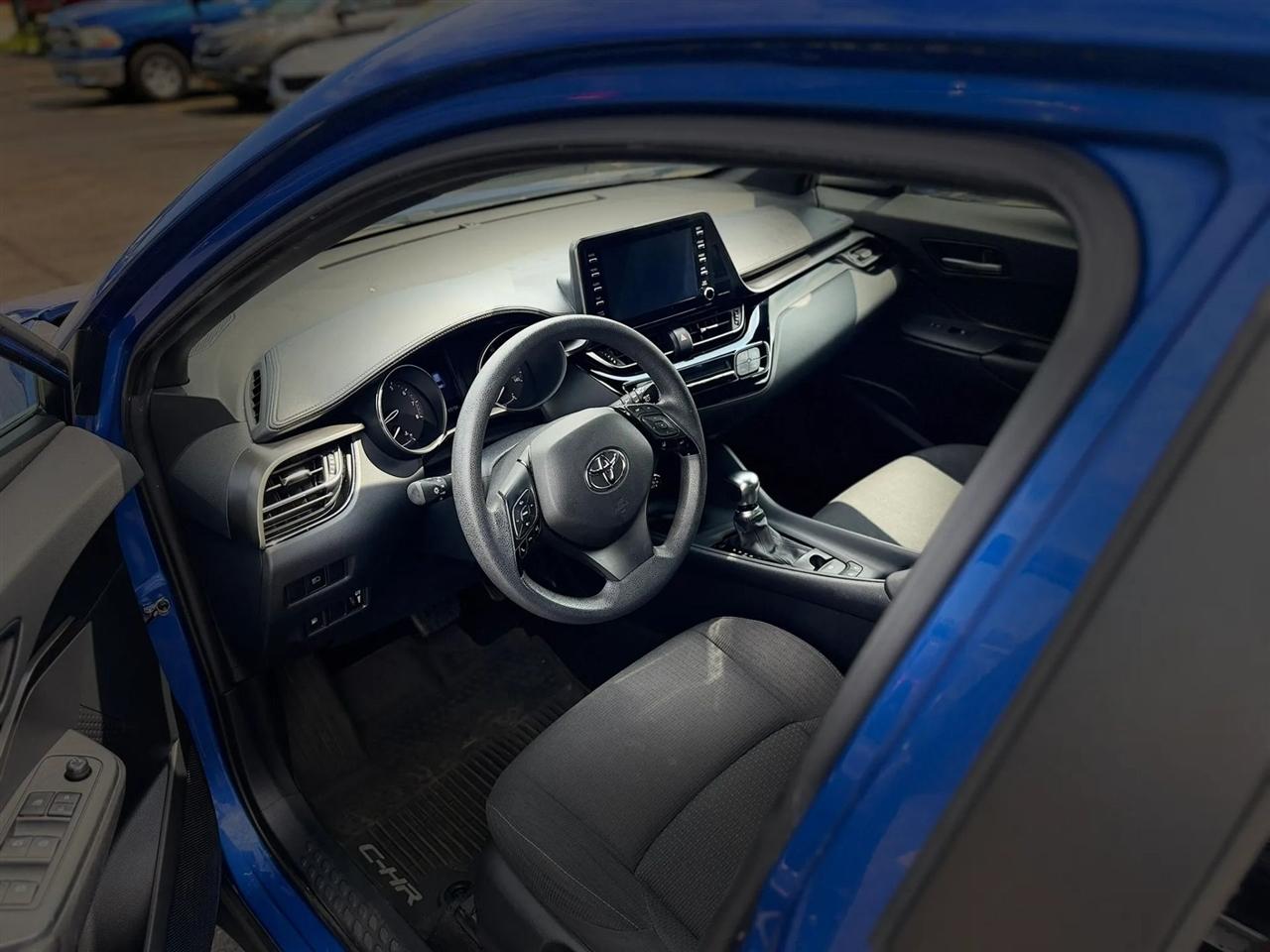 Toyota C-HR LE 2019