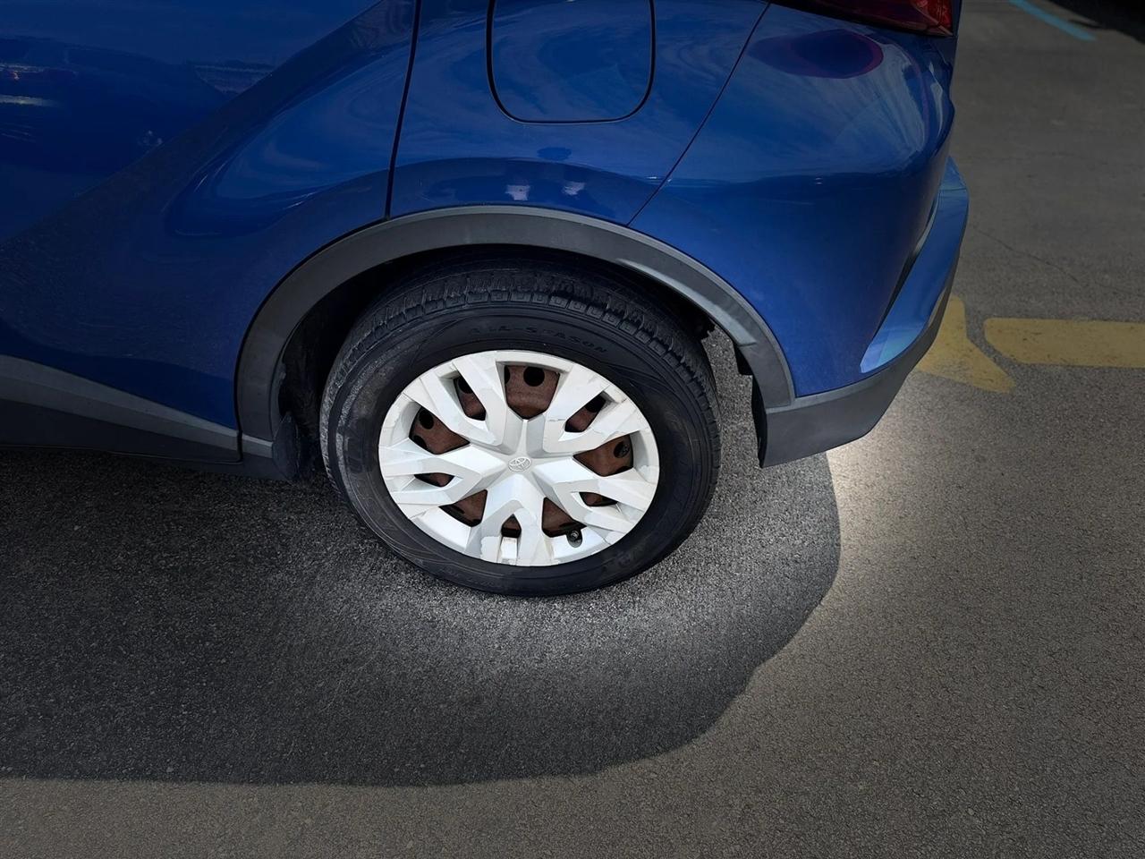 Toyota C-HR LE 2019