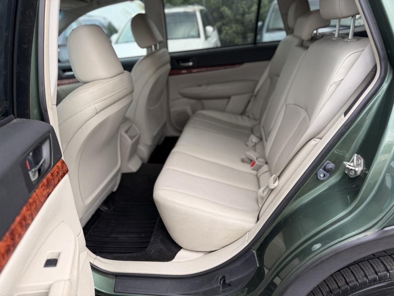 Subaru Outback 3.6R Limited 2012