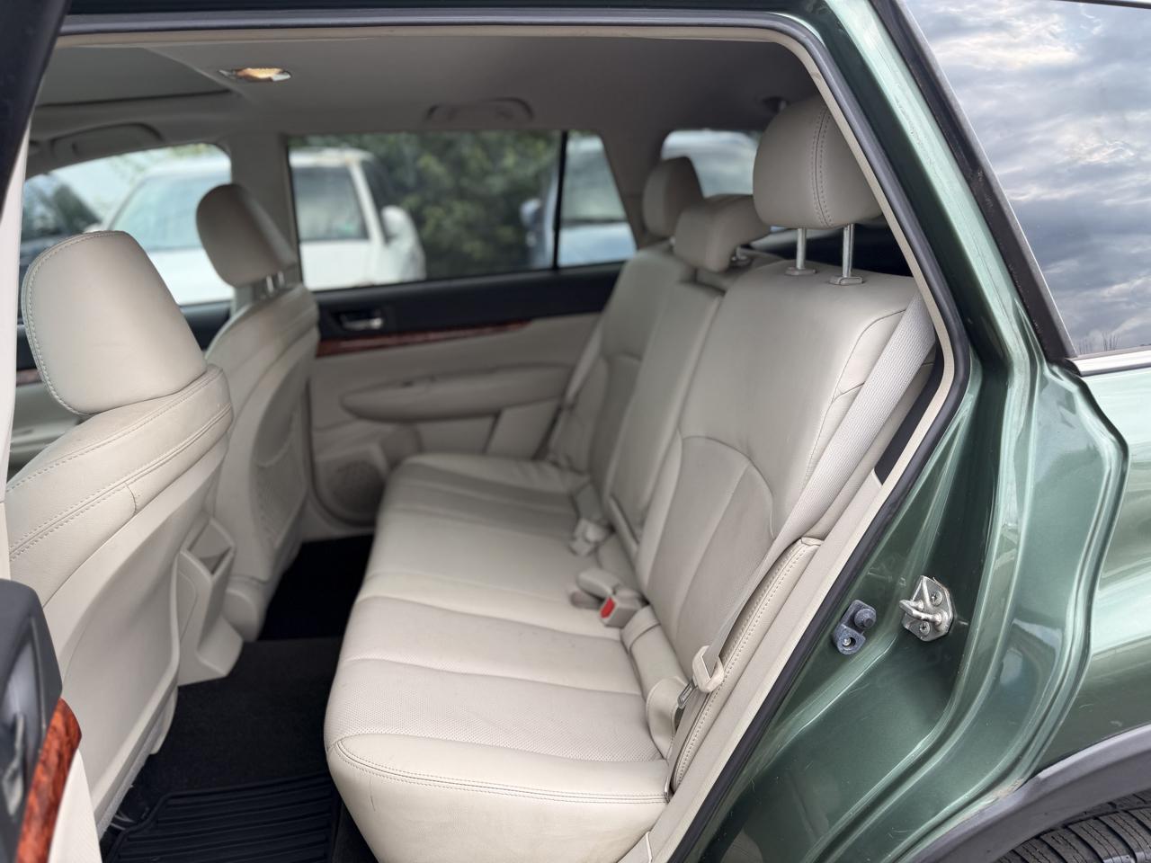 Subaru Outback 3.6R Limited 2012