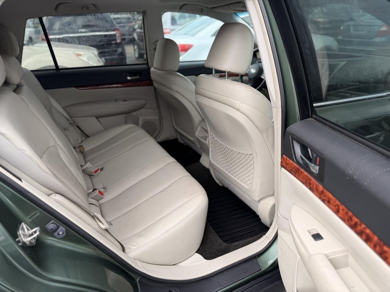 Subaru Outback 3.6R Limited 2012