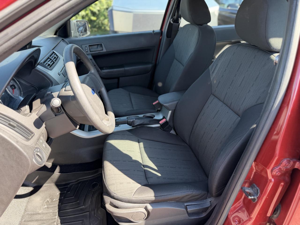 Ford Focus photo 28