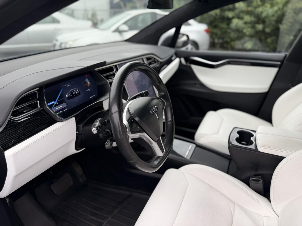 Tesla Model X 75D 4D SUV AWD 2017